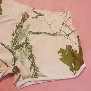 Cabela's, RealTree Pink Shorts, M